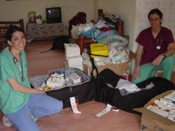 Jordan Shapiro and Laura Bonacore at A Mother's Wish Foundation - Operating Pequenos Pasitos, a clinic and community center outside of Santiago, Domincan Republic.